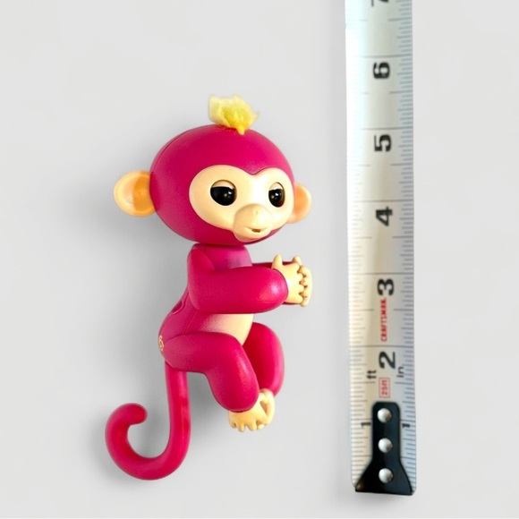 Fingerlings Interactive Pets Bundle  - Marge Sloth, Bella Pink & Amelia Monkey - Picture 3 of 4